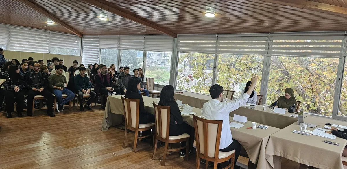 Mini MUN Simülasyonu etkinliğinden bir kare